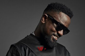 I Fully Support The New Tourism Industry – Sarkodie